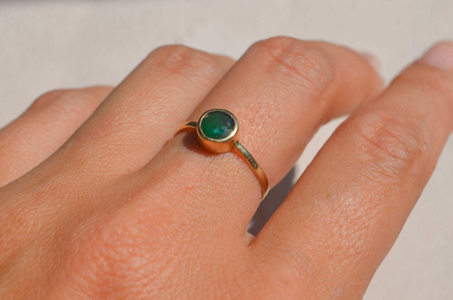 Anillo de Jade Esmeralda en Oro