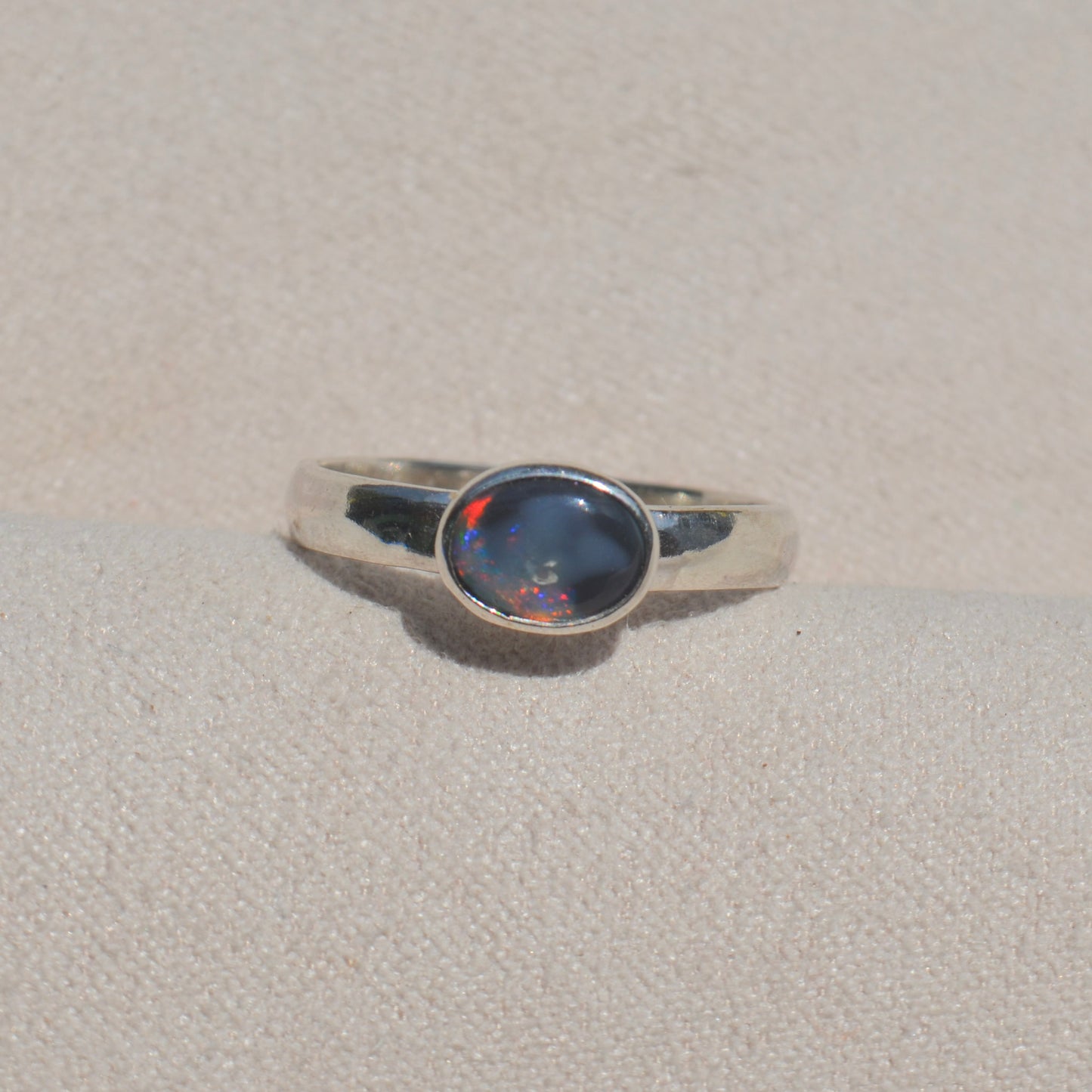 Anillo de Ópalo de Australiano Negro