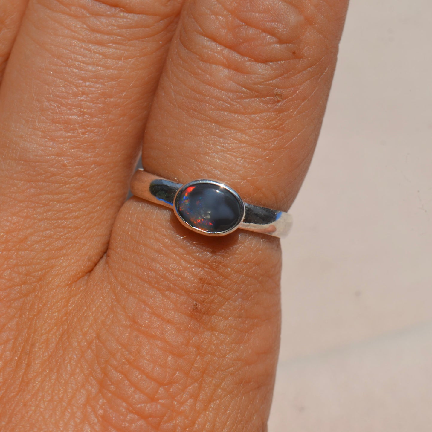 Anillo de Ópalo de Australiano Negro