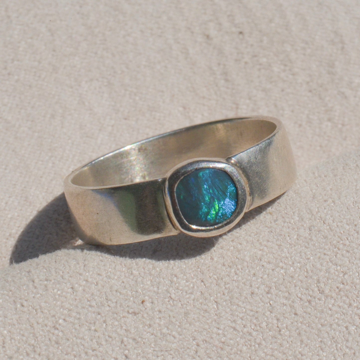 Anillo de Ópalo Australiano Negro