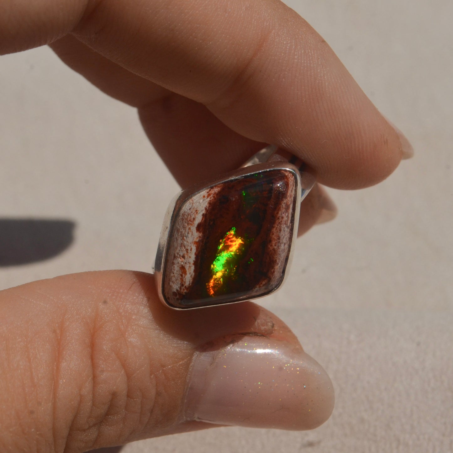 Anillo RAIZ DE LUZ con Ópalo mexicano