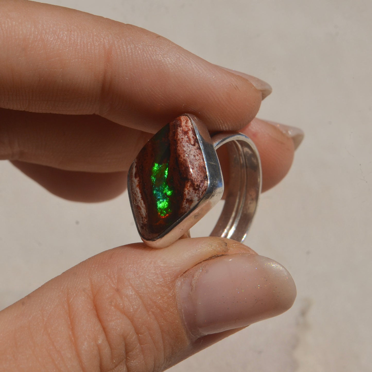 Anillo RAIZ DE LUZ con Ópalo mexicano