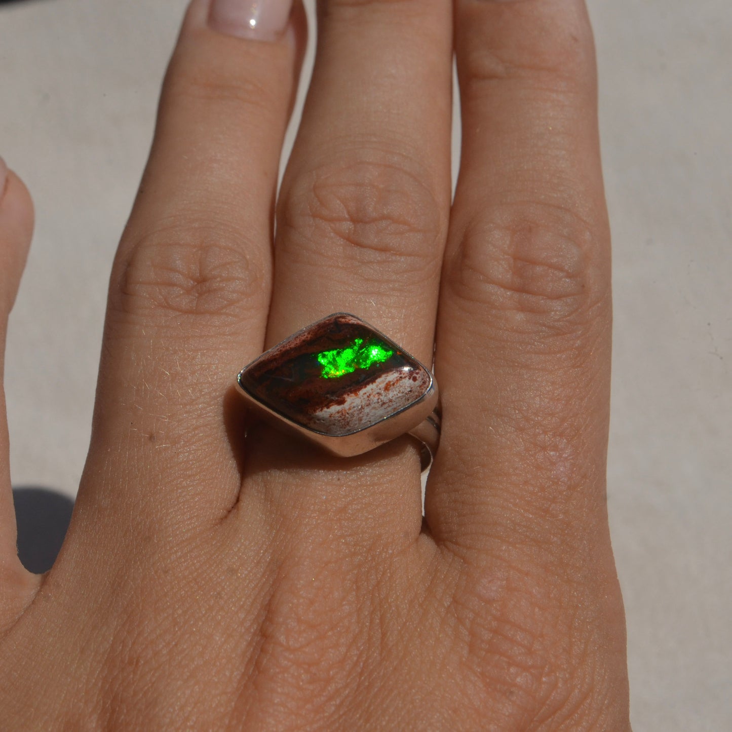 Anillo RAIZ DE LUZ con Ópalo mexicano