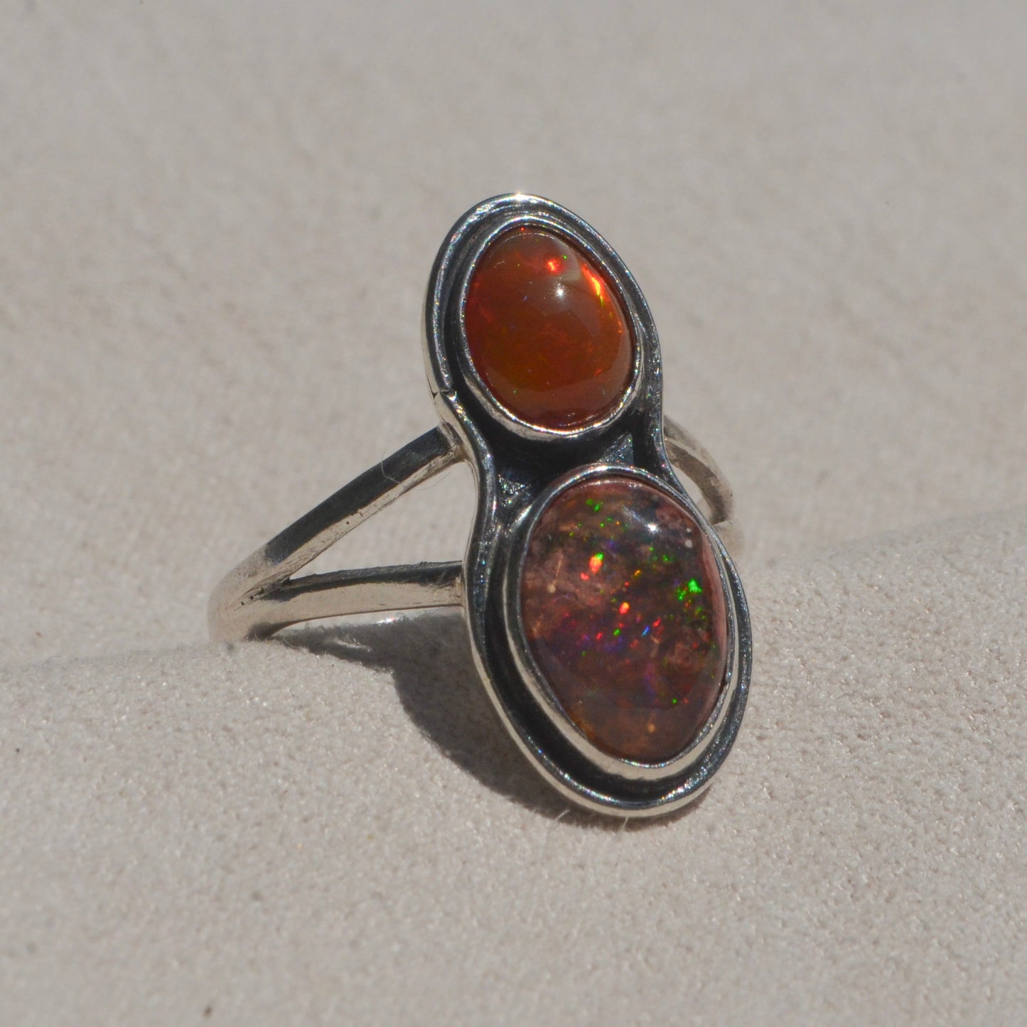 Anillo Doble Aura con Opalos mexicanos