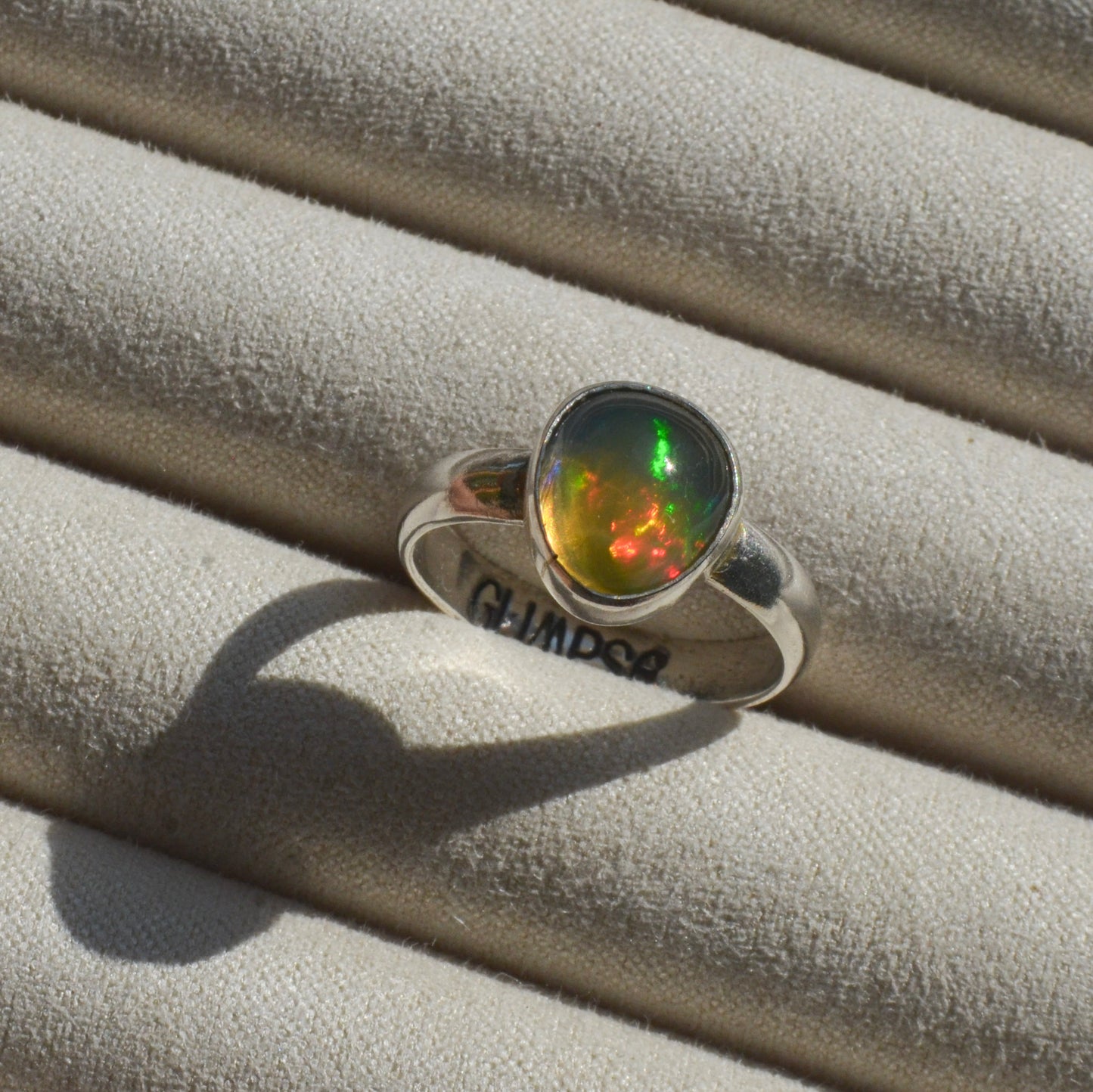 Anillo ESENCIA con Ópalo