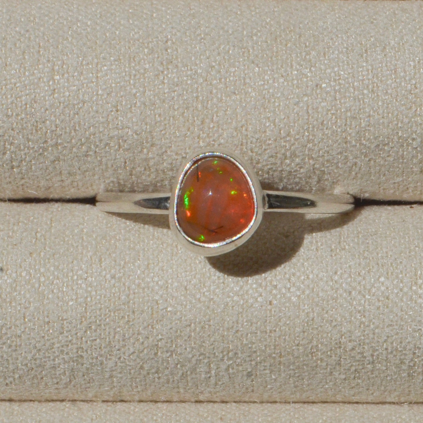 Anillo LIGERA con Opalo Mexicano