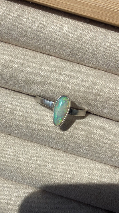 Anillo con Opalo Australiano