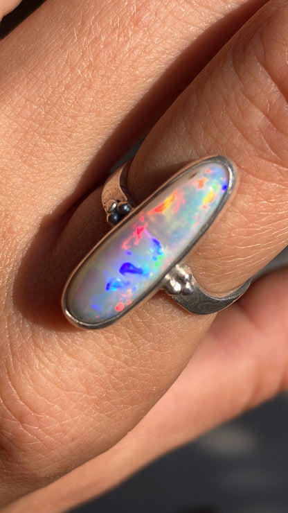 Anillo Faro con Opalo Australiano