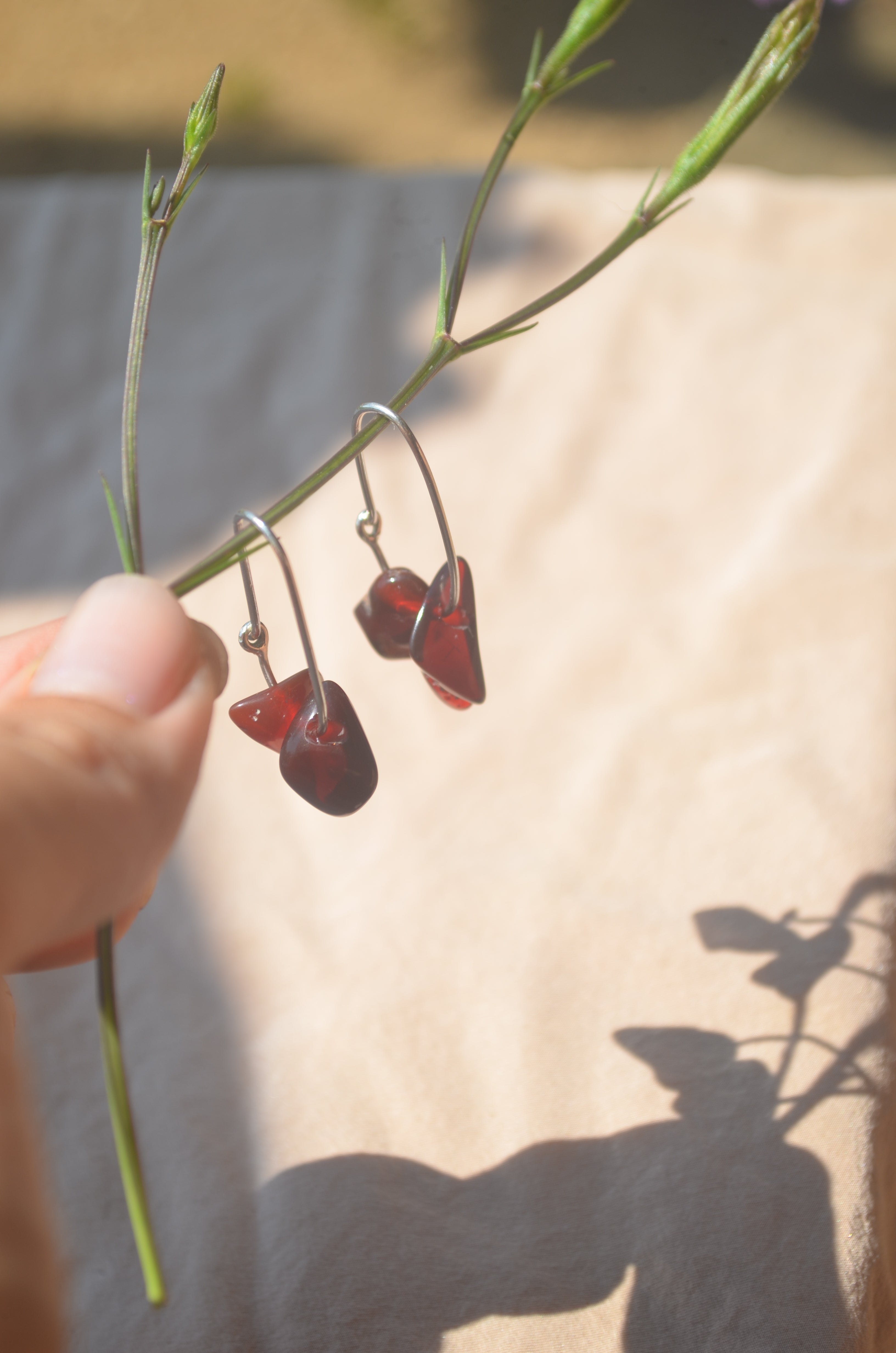 Aretes de cuentas de opalo mexicano cherry