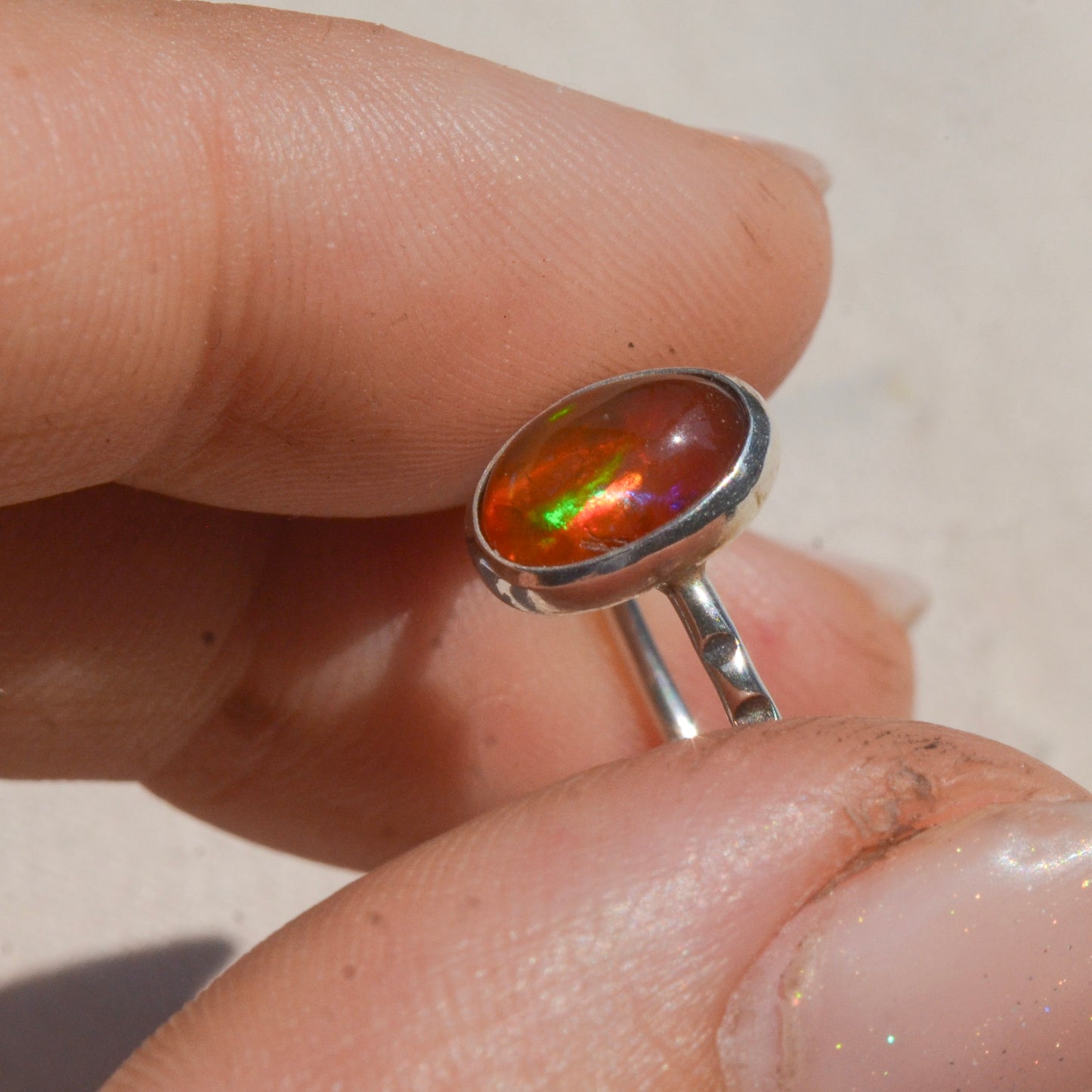 Anillo Diseño UNIVERSO con Ópalo de mexicano