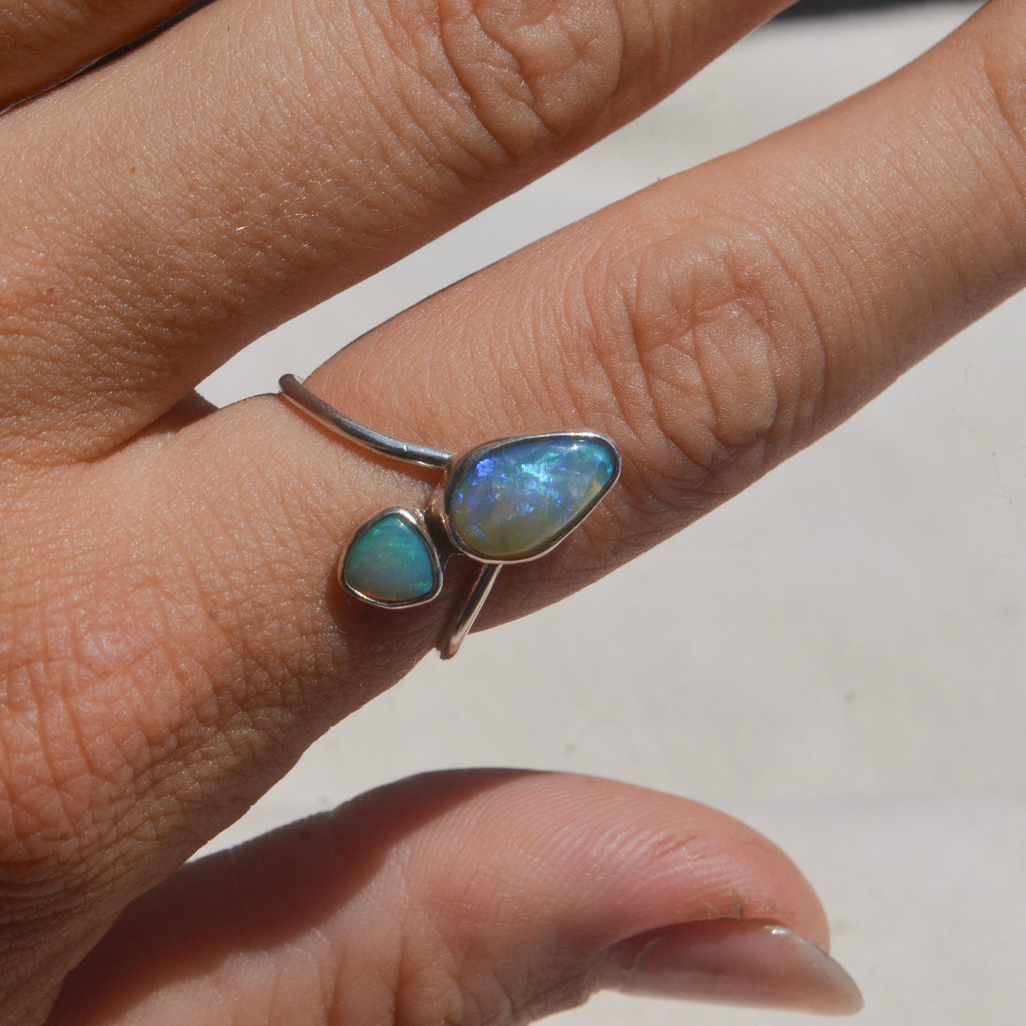 Anillo Diseño DIOSA con Opalos Australianos