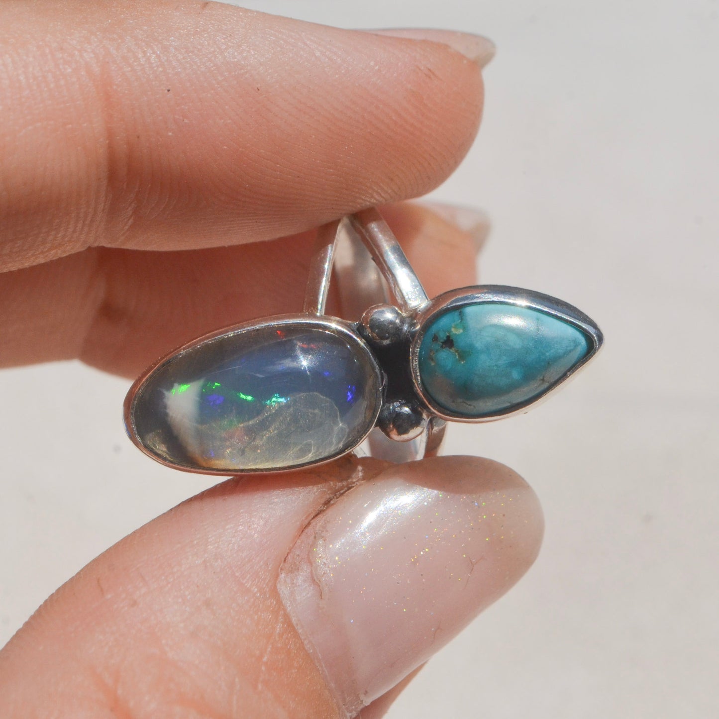 Anillo con Turquesa y Ópalo mexicano