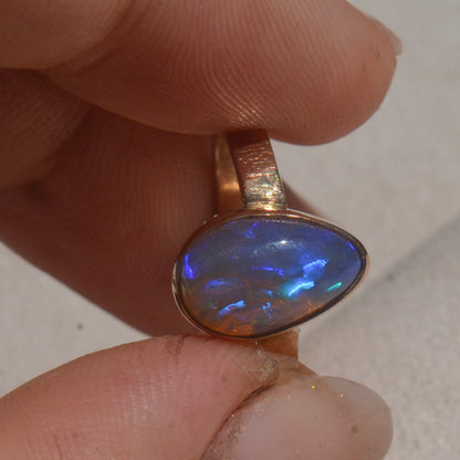 Anillo Ópalo Australiano en Oro