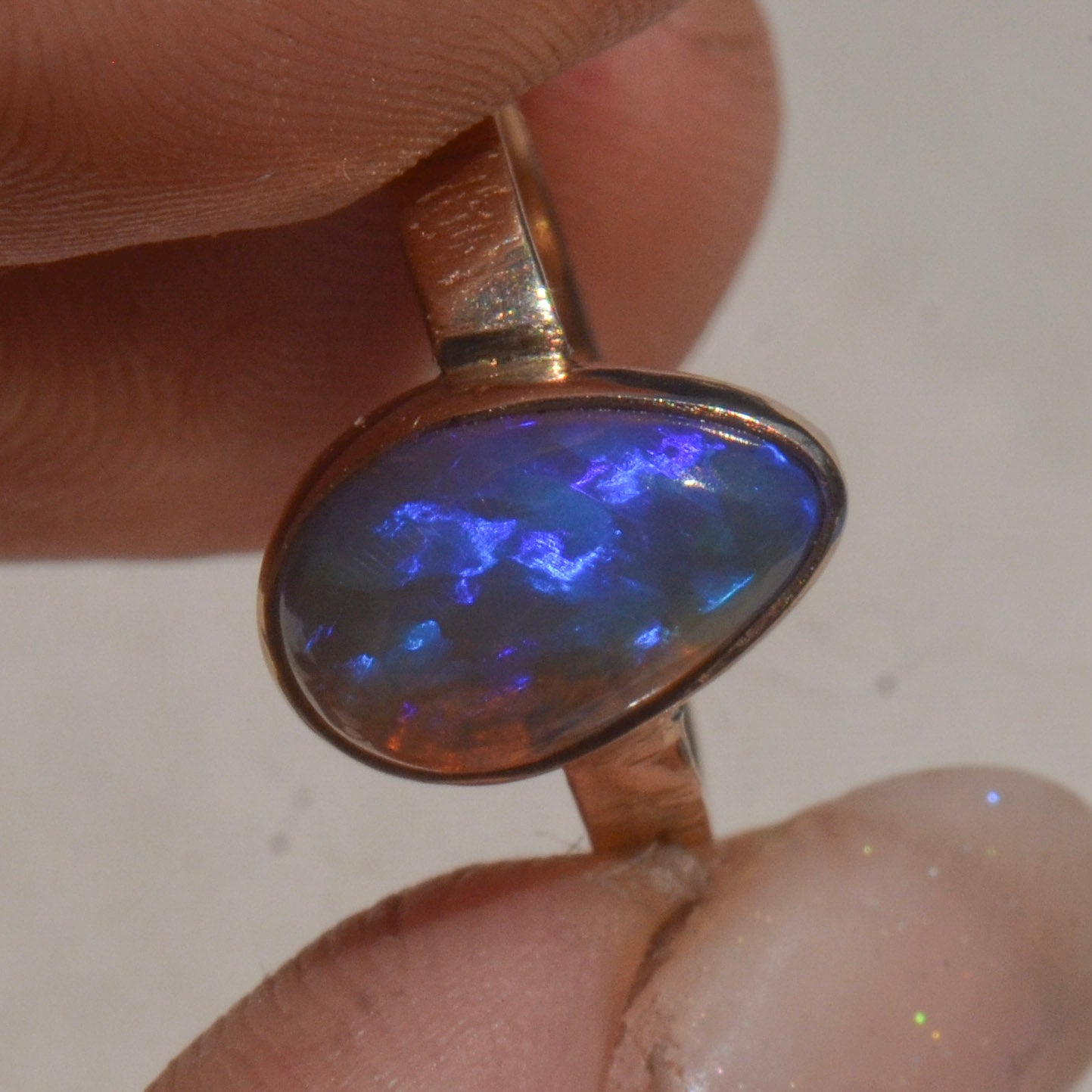 Anillo Ópalo Australiano en Oro
