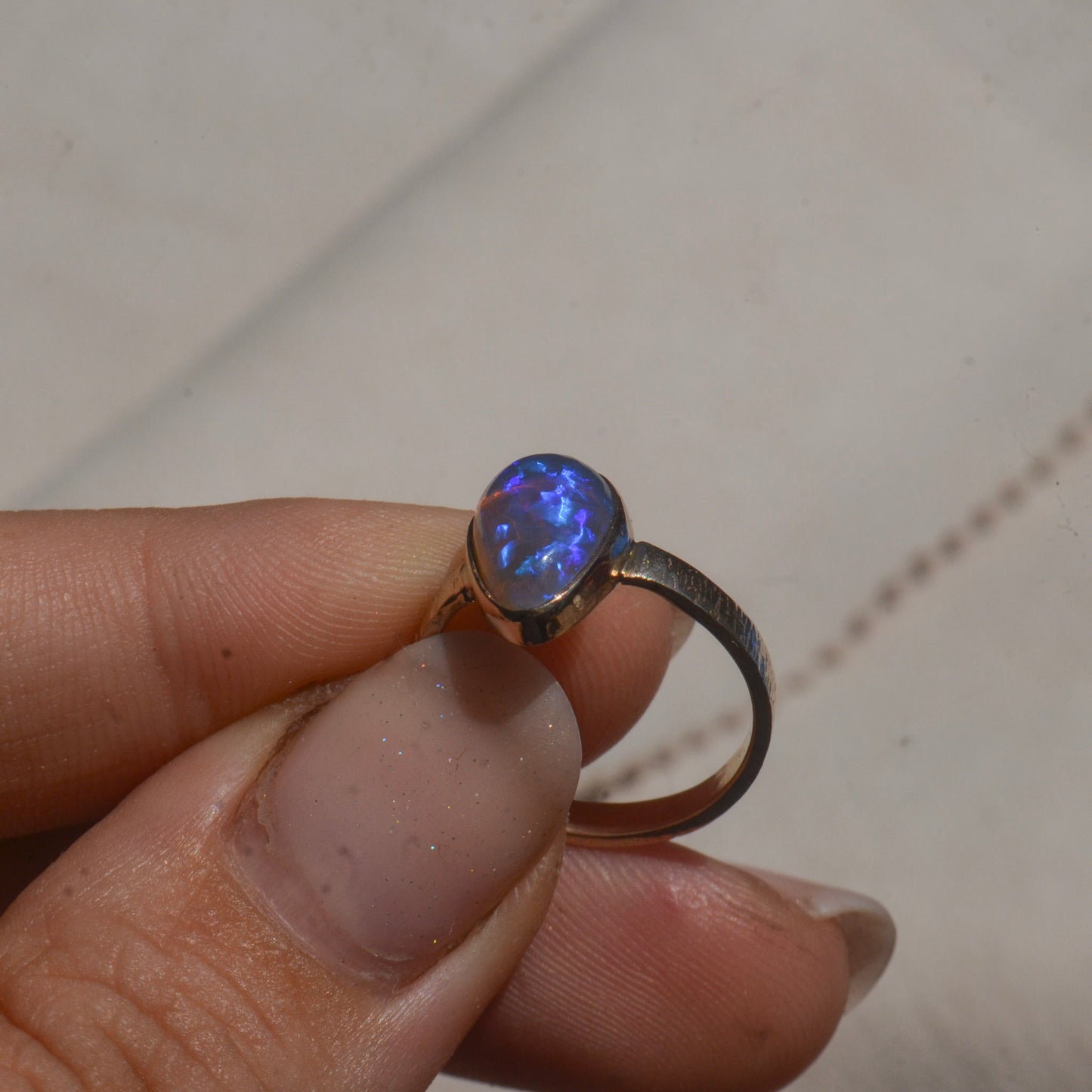 Anillo Ópalo Australiano en Oro