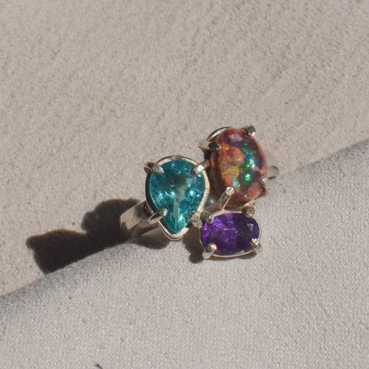 Anillo de Opalo, apatito y amatista diseño UNION