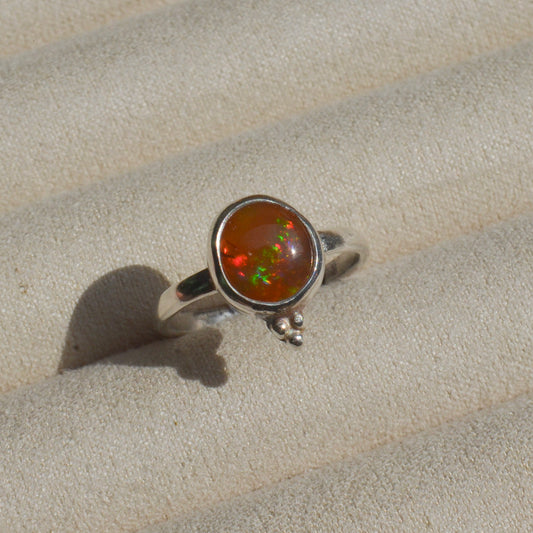 Anillo TRINIDAD con Opalo de Fuego