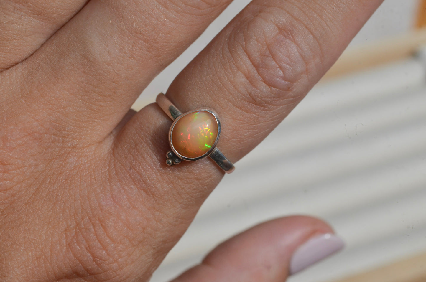Anillo TRINIDAD con Opalo de Fuego