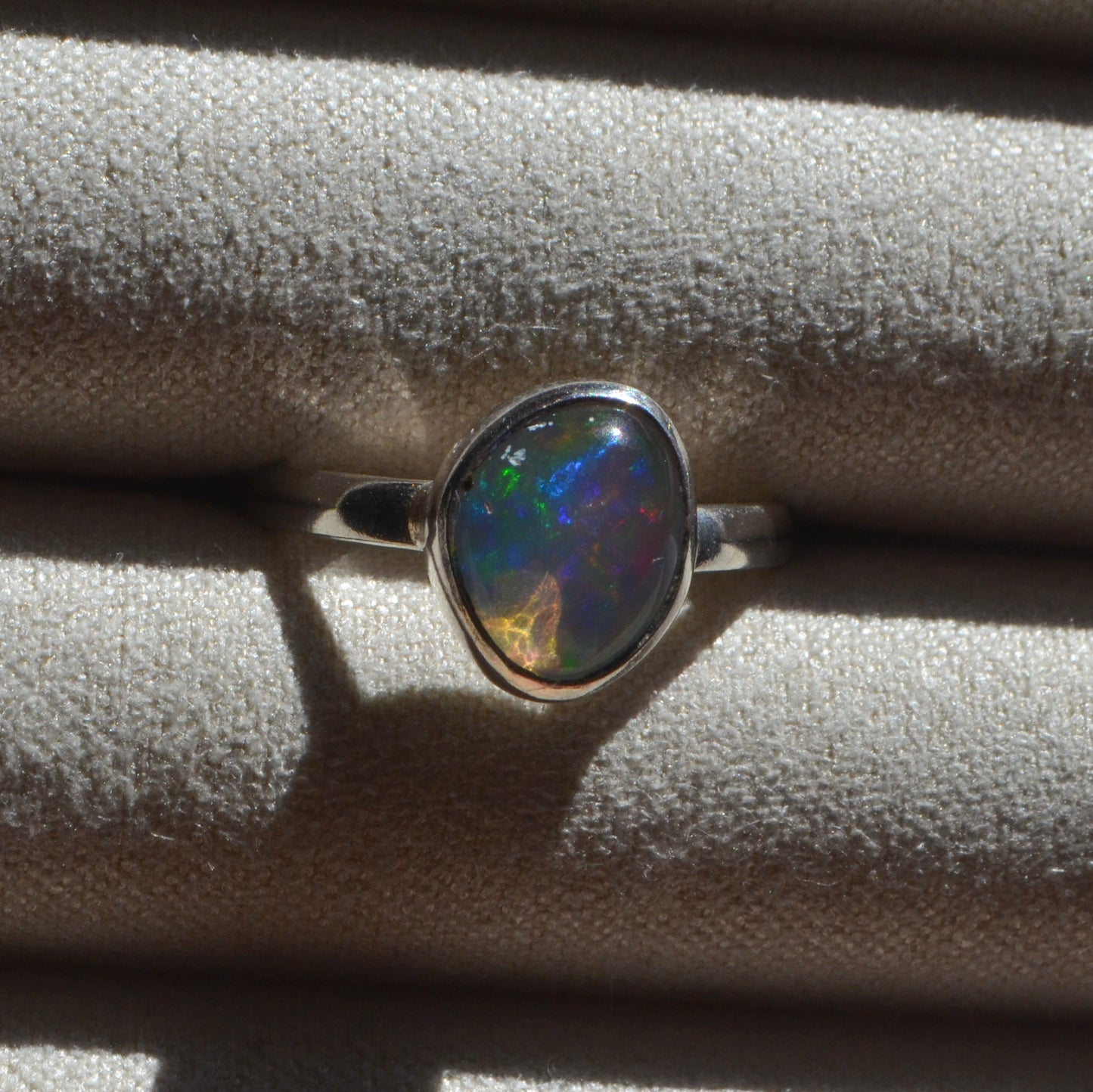 Anillo ESENCIA con Opalo mexicano