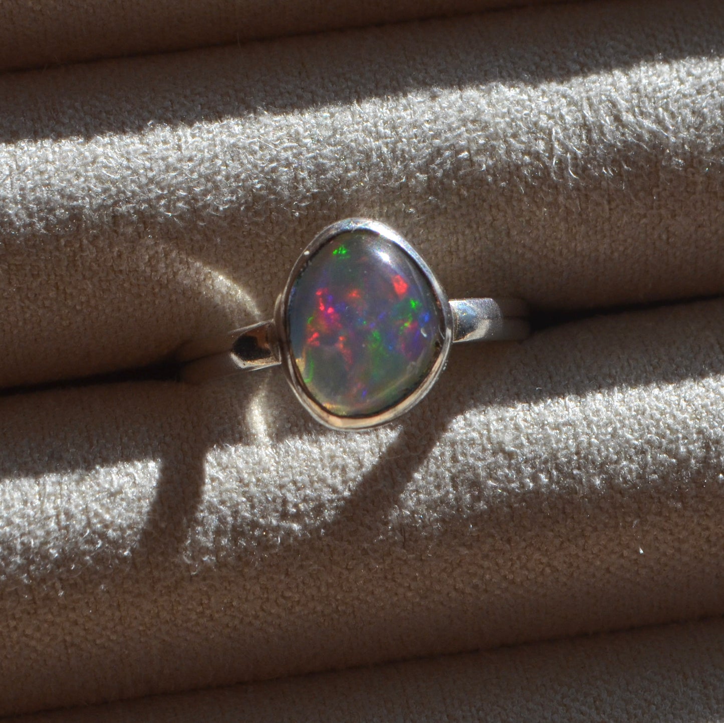 Anillo ESENCIA con Opalo mexicano