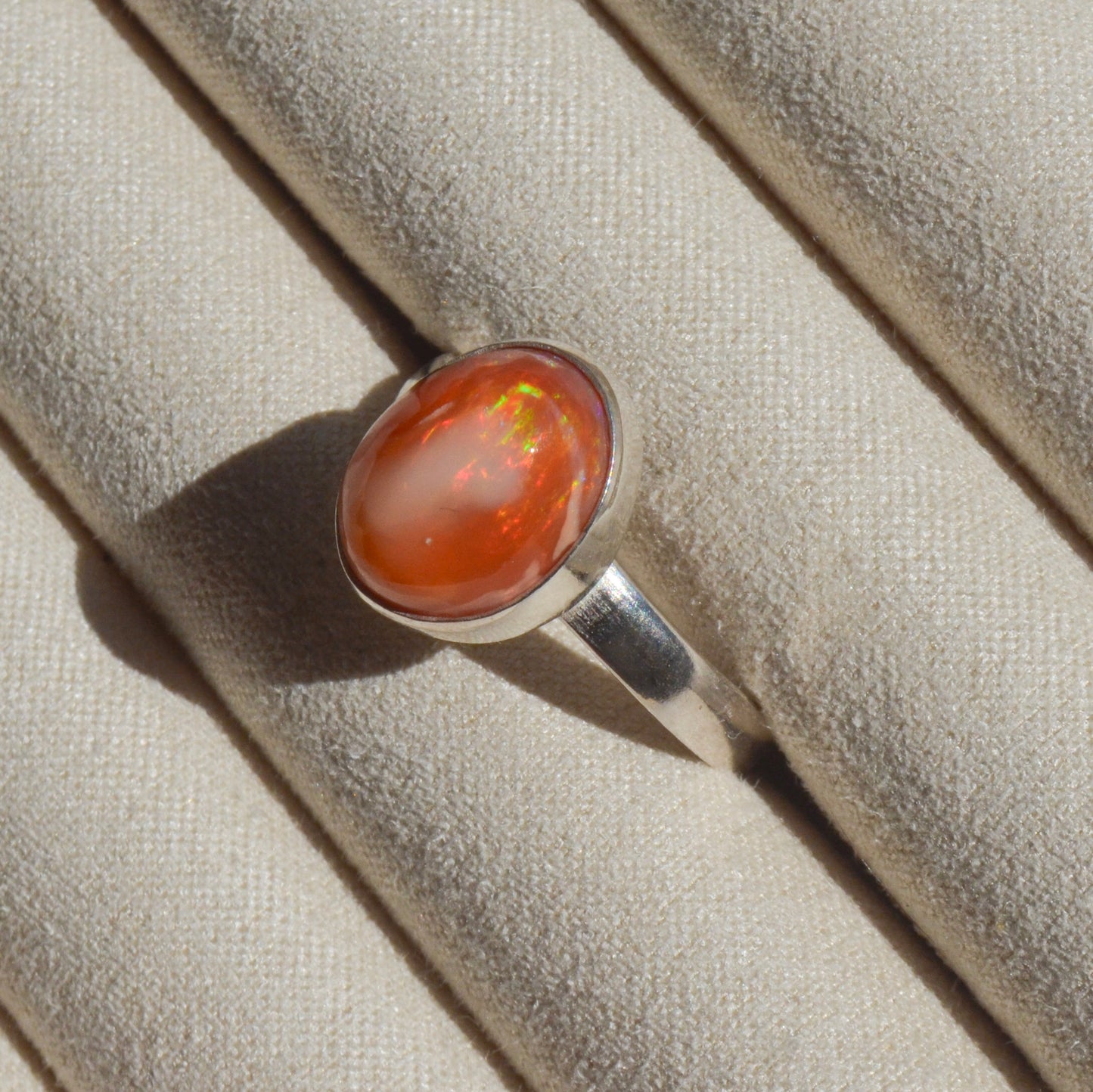Anillo ESENCIA con Opalo de Fuego