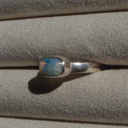 Anillo ESENCIA con Opalo Hondureño