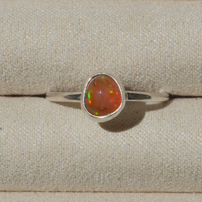 Anillo LIGERA con Opalo Mexicano