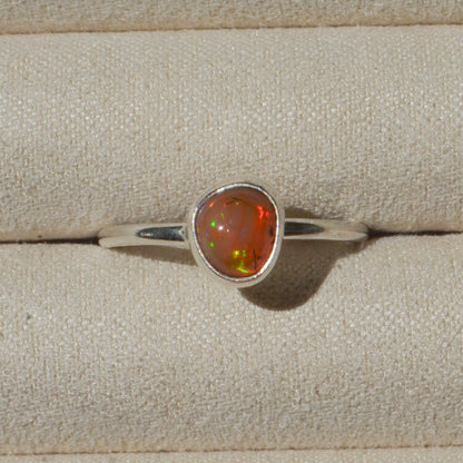 Anillo LIGERA con Opalo Mexicano