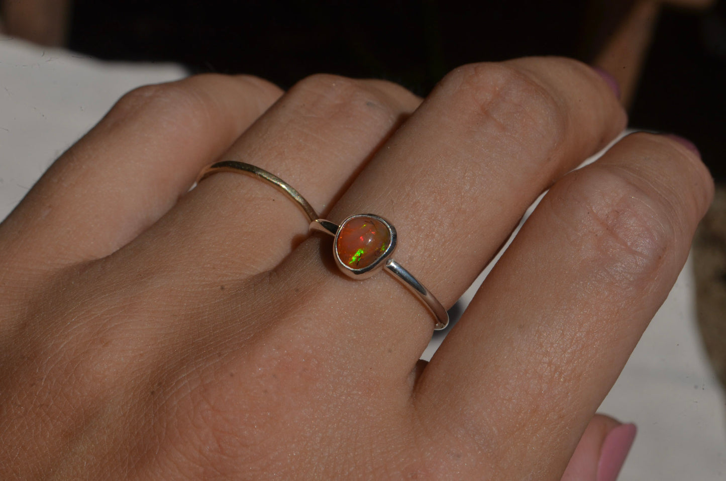 Anillo LIGERA con Opalo Mexicano