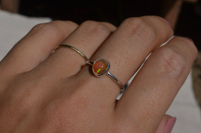 Anillo LIGERA con Opalo Mexicano