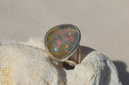 Anillo ESENCIA en V Ópalo mexicano