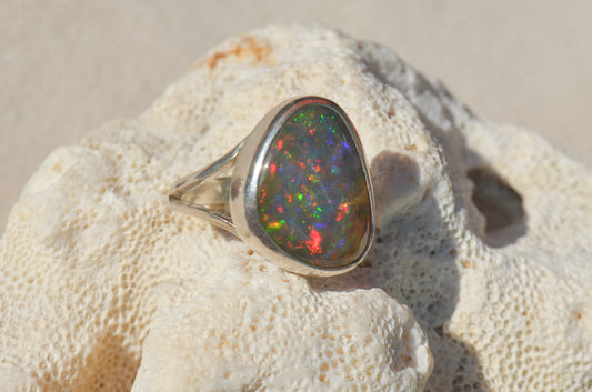 Anillo ESENCIA en V Ópalo mexicano