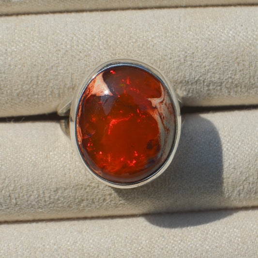 Anillo ESENCIA en V con Opalo de Fuego