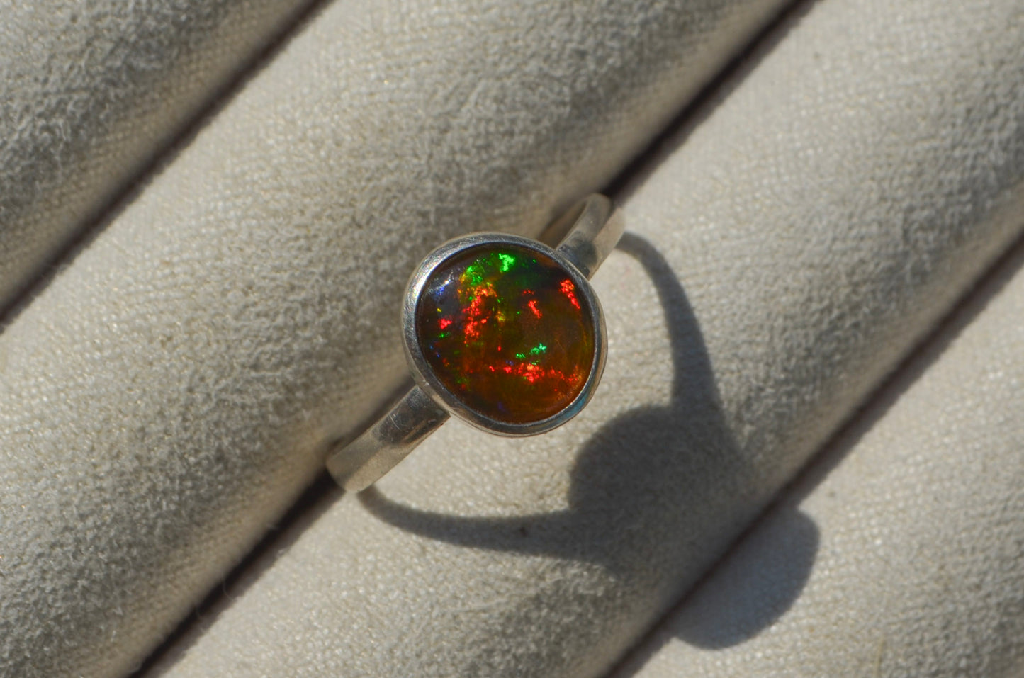 Anillo LIGERA con Opalo
