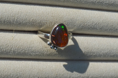 Anillo ESENCIA con Opalo de Fuego con Bolitas