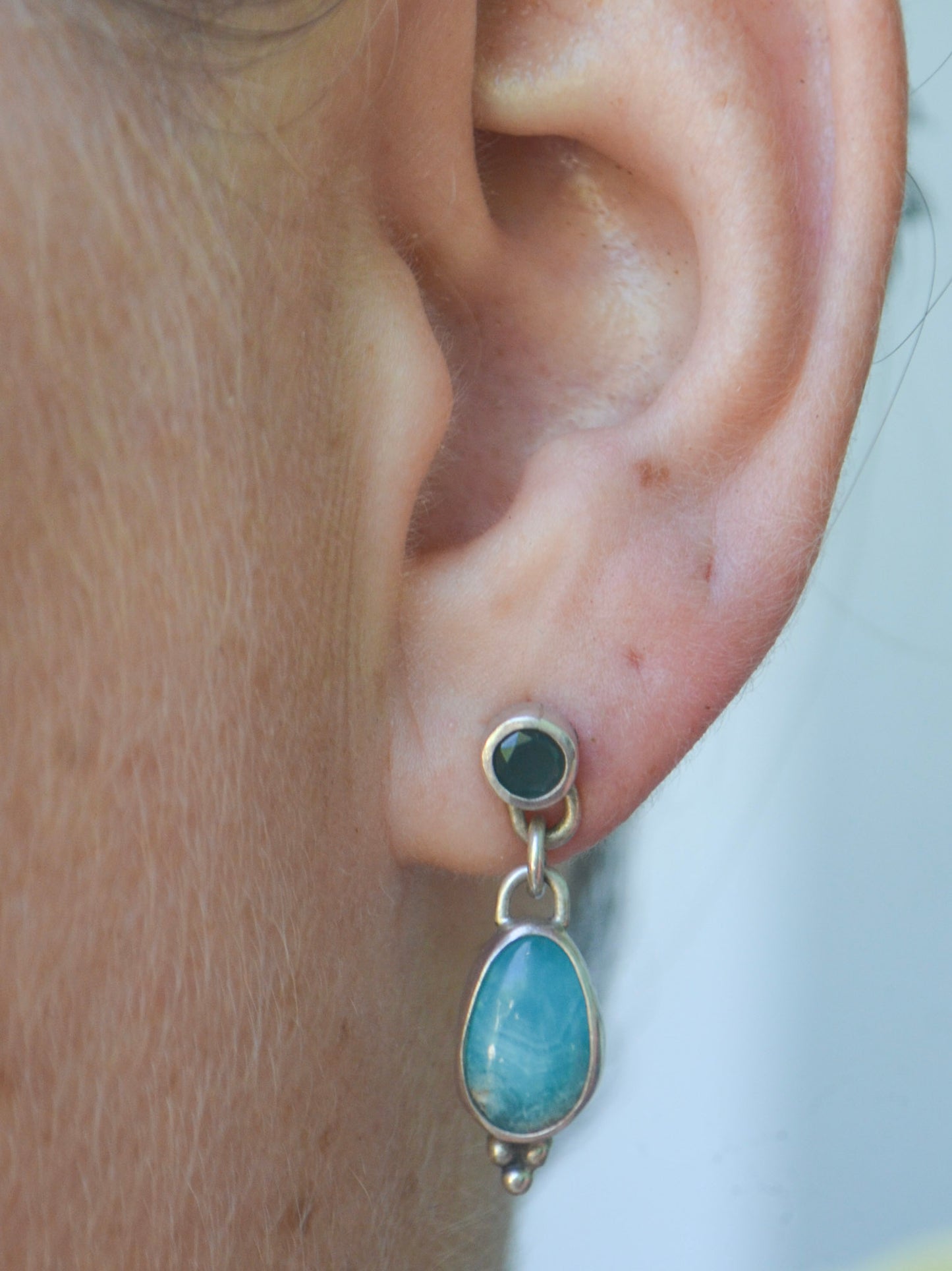 Aretes de Smithsonita y Jade Esmeralda