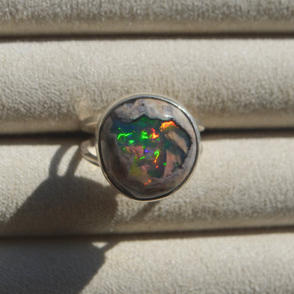 Anillo ESENCIA en V Ópalo mexicano