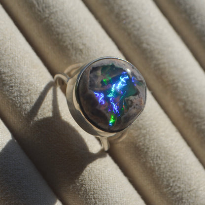 Anillo ESENCIA en V Ópalo mexicano