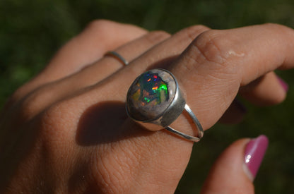 Anillo ESENCIA en V Ópalo mexicano