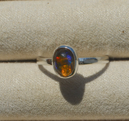 Anillo LIGERA con Opalo de fuego