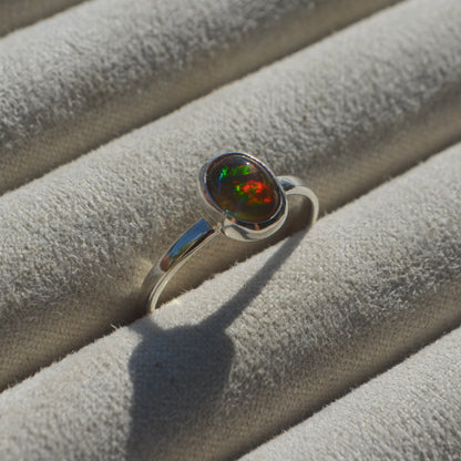 Anillo LIGERA con Opalo de fuego