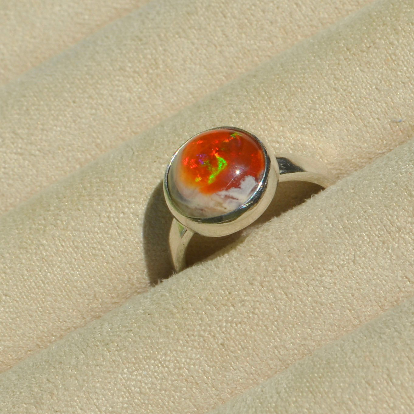 Anillo Esencia con Opalo