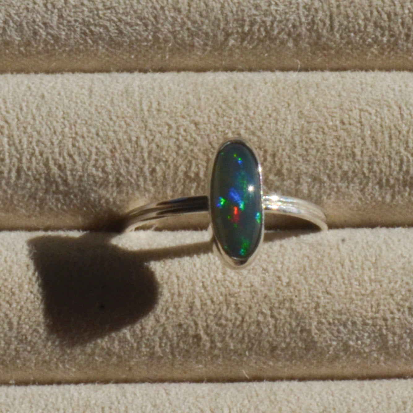 Anillo LIGERA con Opalo