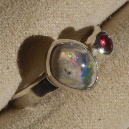 Anillo DUAL con Ópalo mexicano y Rubí