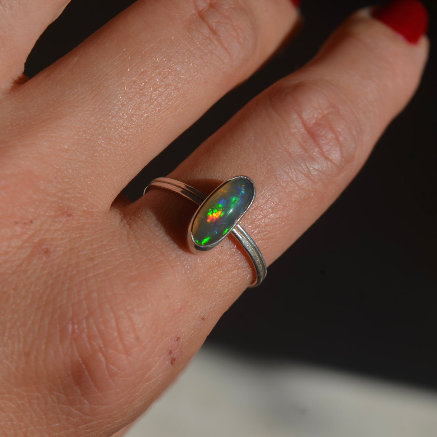 Anillo LIGERA con Opalo