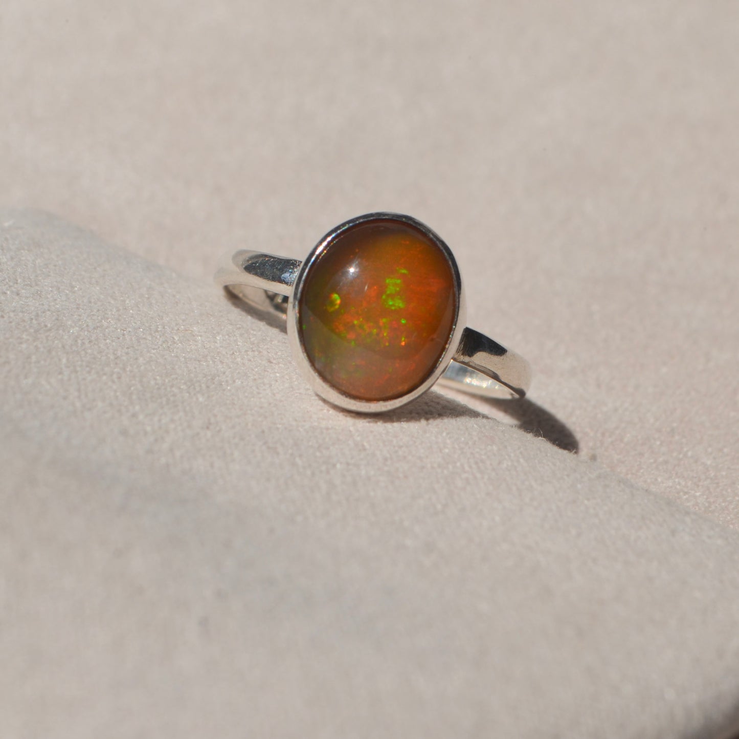 Anillo con Opalo