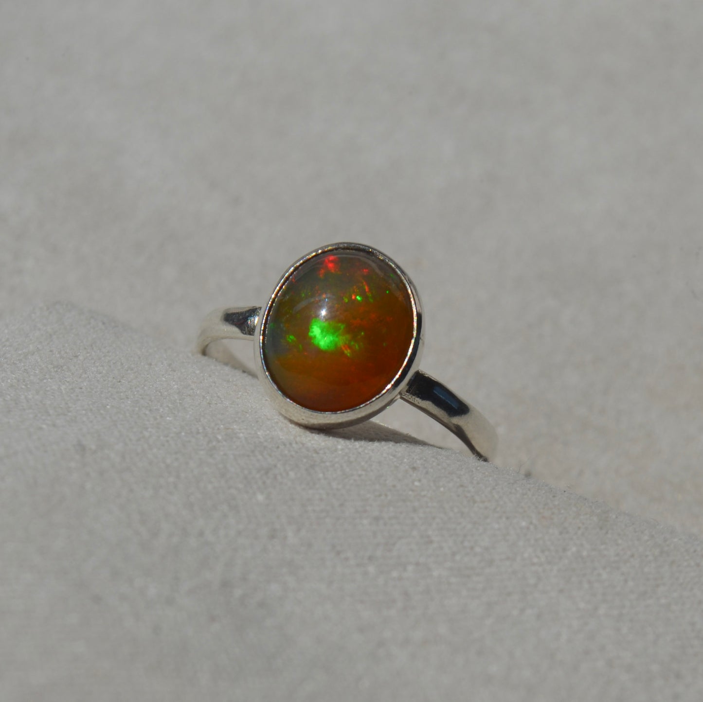 Anillo con Opalo