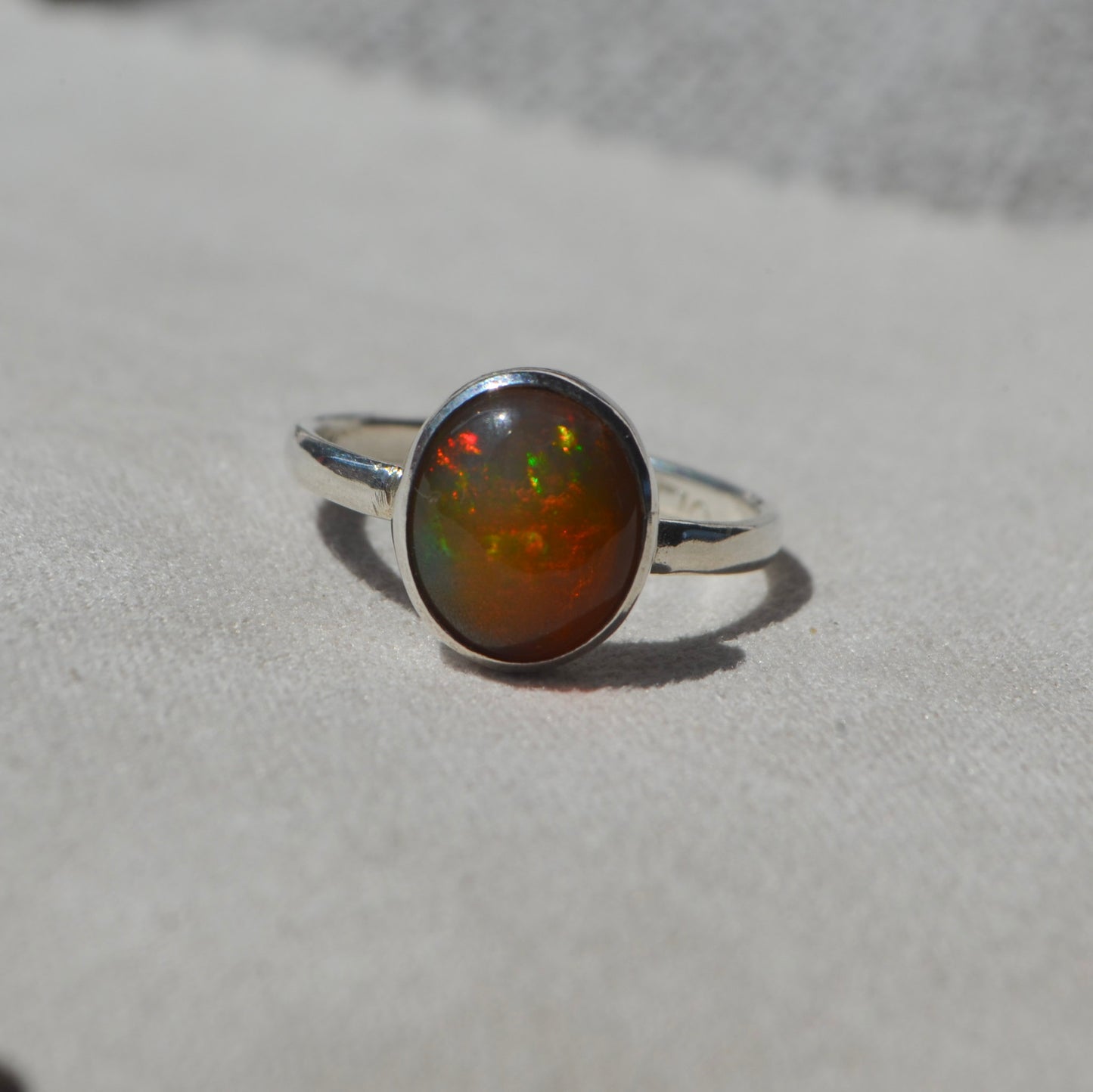 Anillo con Opalo