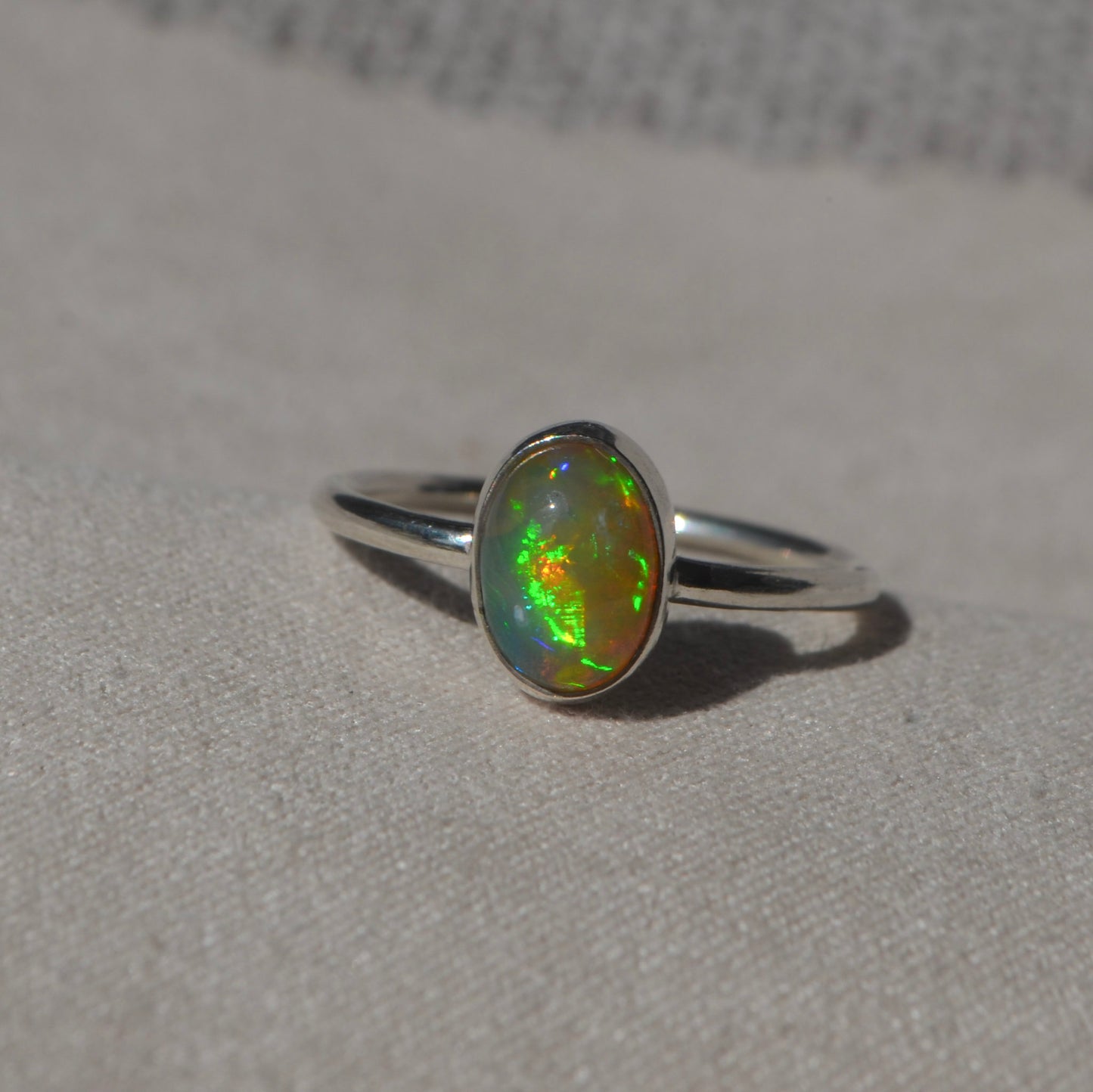 Anillo con Opalo Mexicano