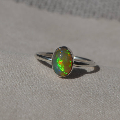 Anillo con Opalo Mexicano